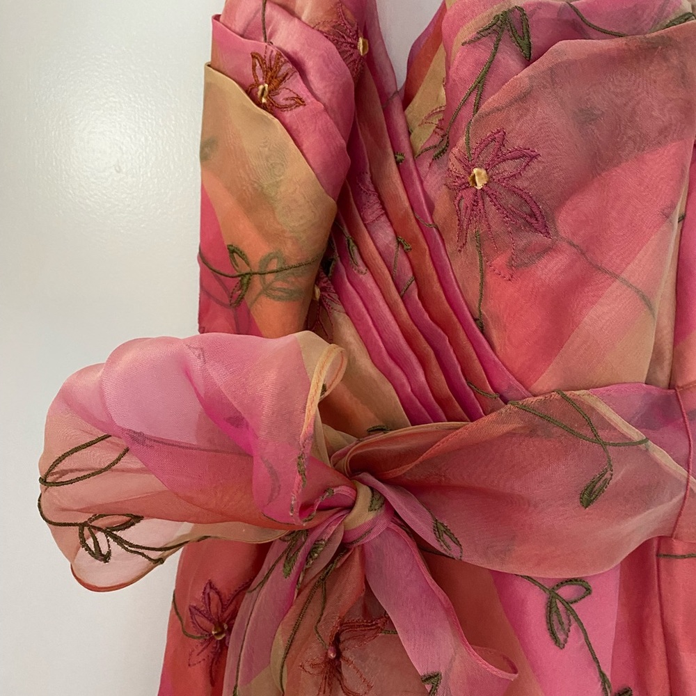 Gorgeous Chetta B dress perfect for prom, spring/summer wedding.